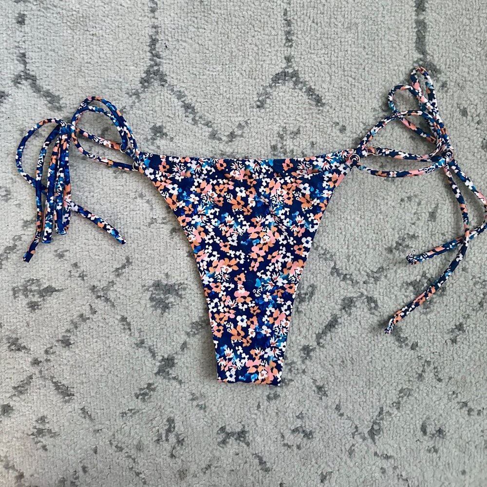Kulani Kinis side tie bottom Blissful Blossom